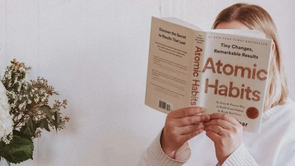 Revuew buku atomic habits